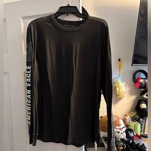 Women’s medium American Eagle long sleeve shirt